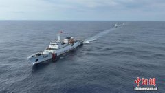 中国海警局直属第三局在海疆一线庆祝祖国华诞